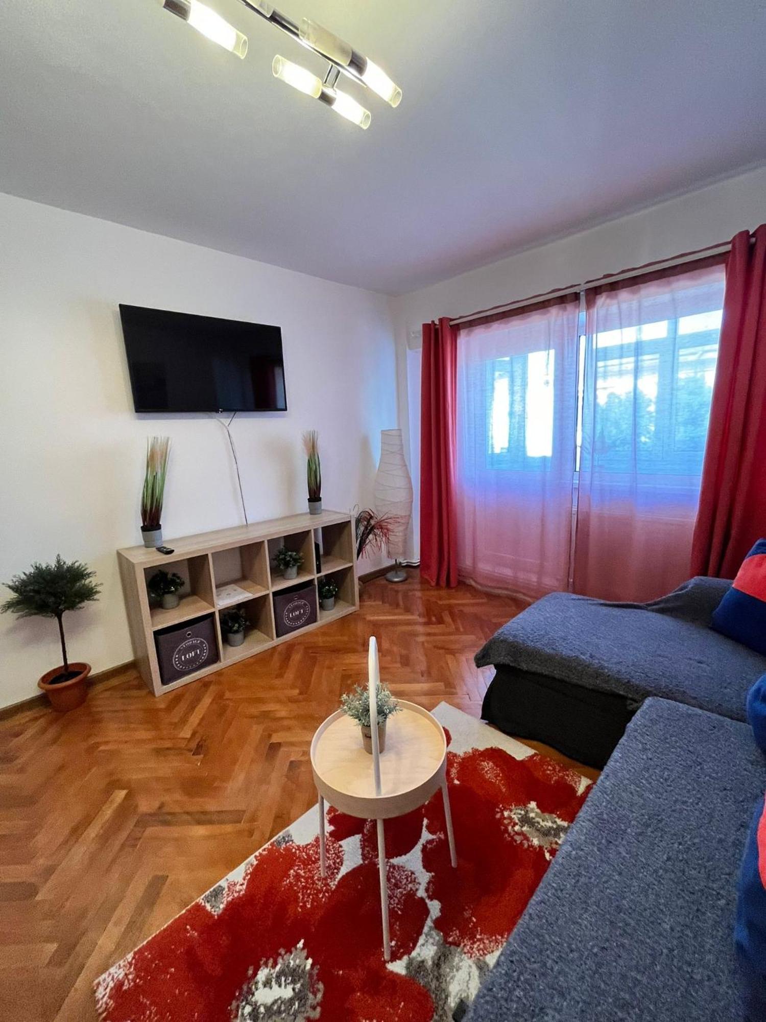 Picadilly Apartment Ploieşti Eksteriør bilde
